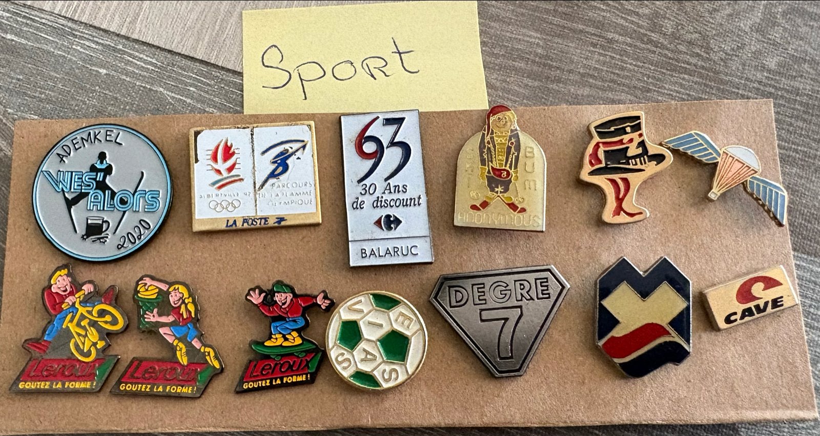 Verzameling sportpins en badges (12 stuks), Ophalen of Verzenden, Gebruikt