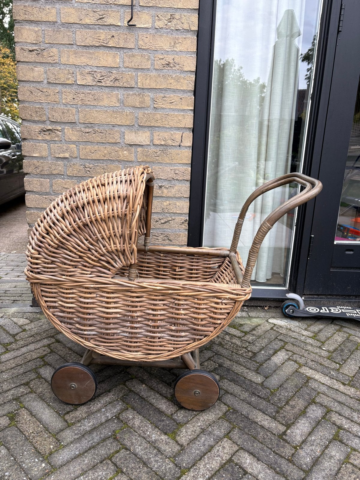 Mooie rieten kinderwagen, ouderwets, nog keurig, Ophalen, Gebruikt, Overige typen