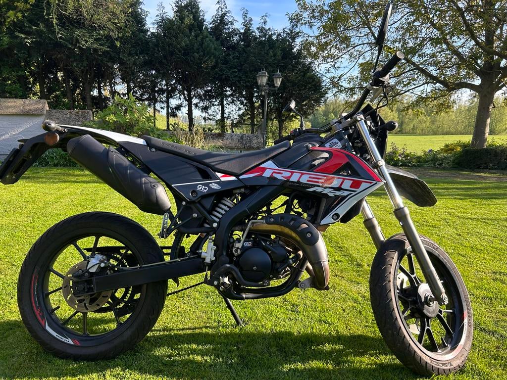 Rieju MRT5 Schakelbrommer supermoto  2022, Fietsen en Brommers, Brommers | Overige merken, Gebruikt, Maximaal 45 km/u, Ophalen