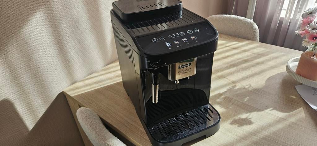 De'Longhi Magnifica Evo koffiemachine, Witgoed en Apparatuur, Koffiezetapparaten, Ophalen of Verzenden, Koffiemachine