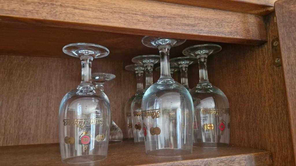 Set van 6 König Pilsener bierglazen op voet, Ophalen, Zo goed als nieuw, Overige merken, Glas