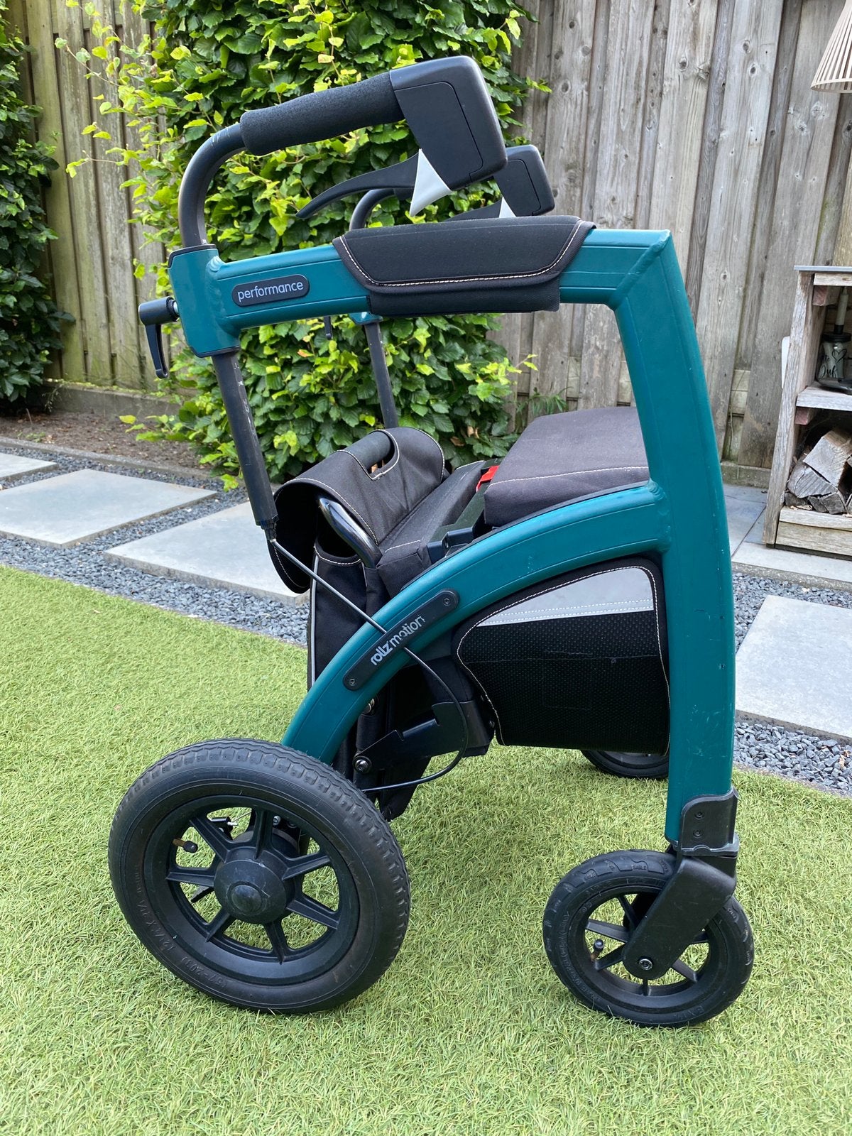 Rollz Motion Performance - (duwrolstoel en rollator in 1), Ophalen, Opvouwbaar, Zo goed als nieuw