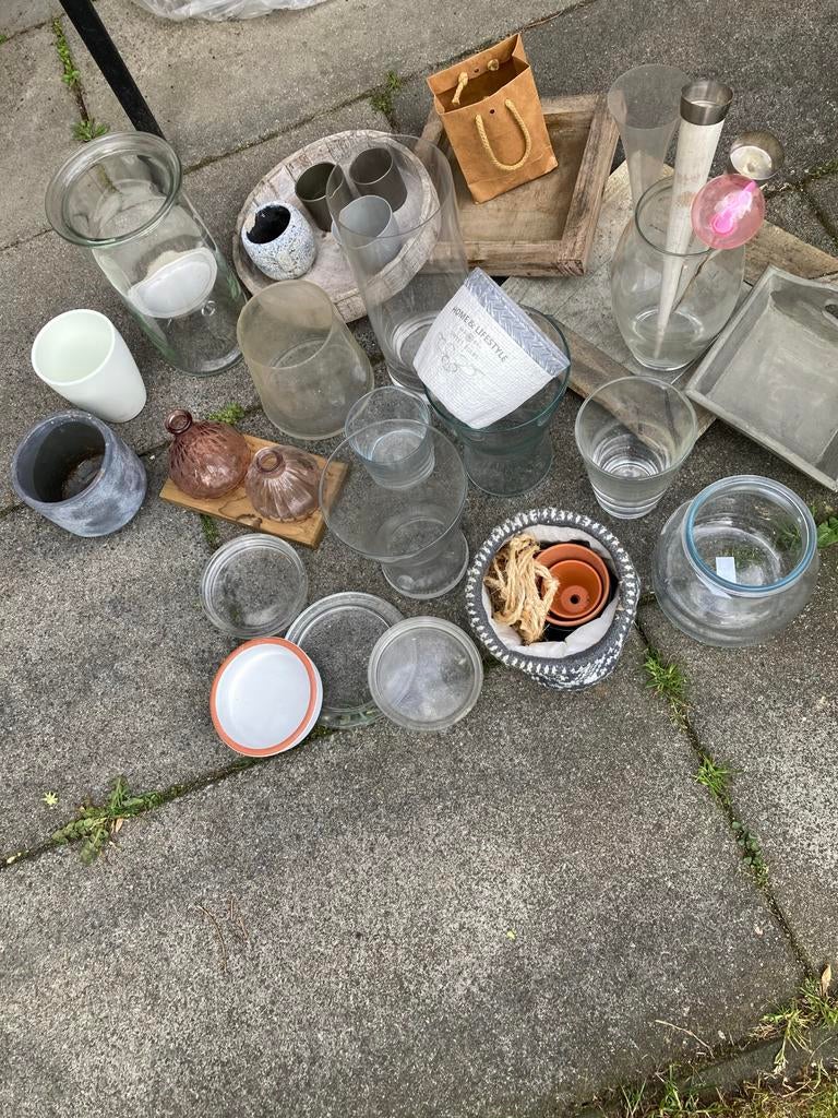Rommelmarkt spullen, Ophalen, Gebruikt