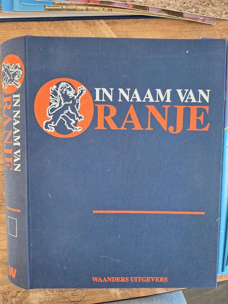 In Naam van Oranje, Ophalen