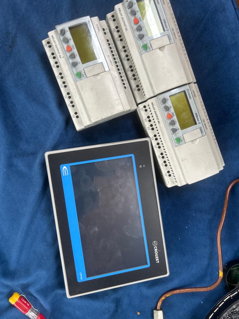 Crouzet CTP107 HMI en 3x Millennium 3 CD20 PLC's, Ophalen of Verzenden