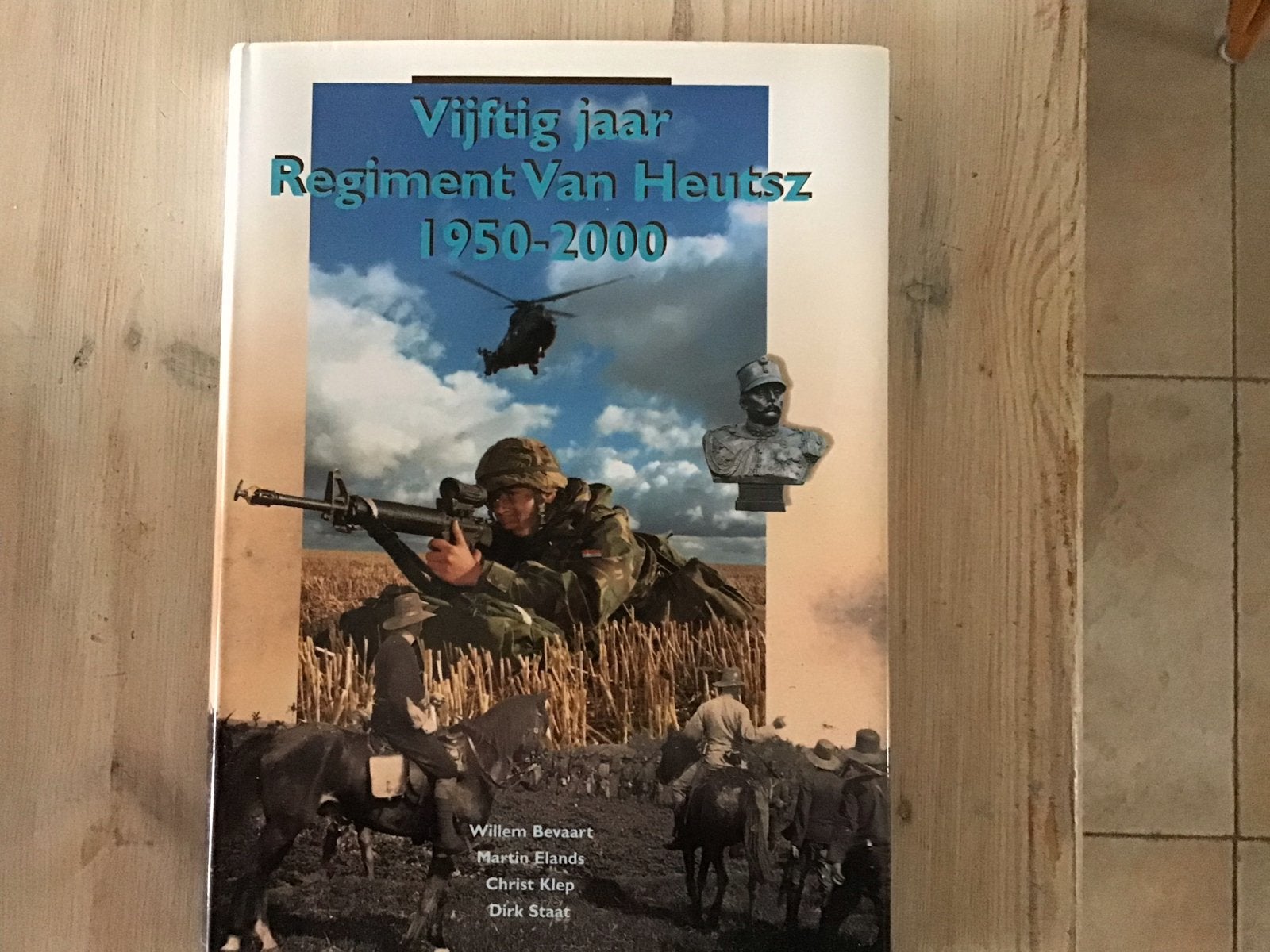 Boek: Vijftig jaar Regiment Van Heutsz 1950-2000, Boeken, Ophalen of Verzenden, 1945 tot heden, Zo goed als nieuw, Landmacht