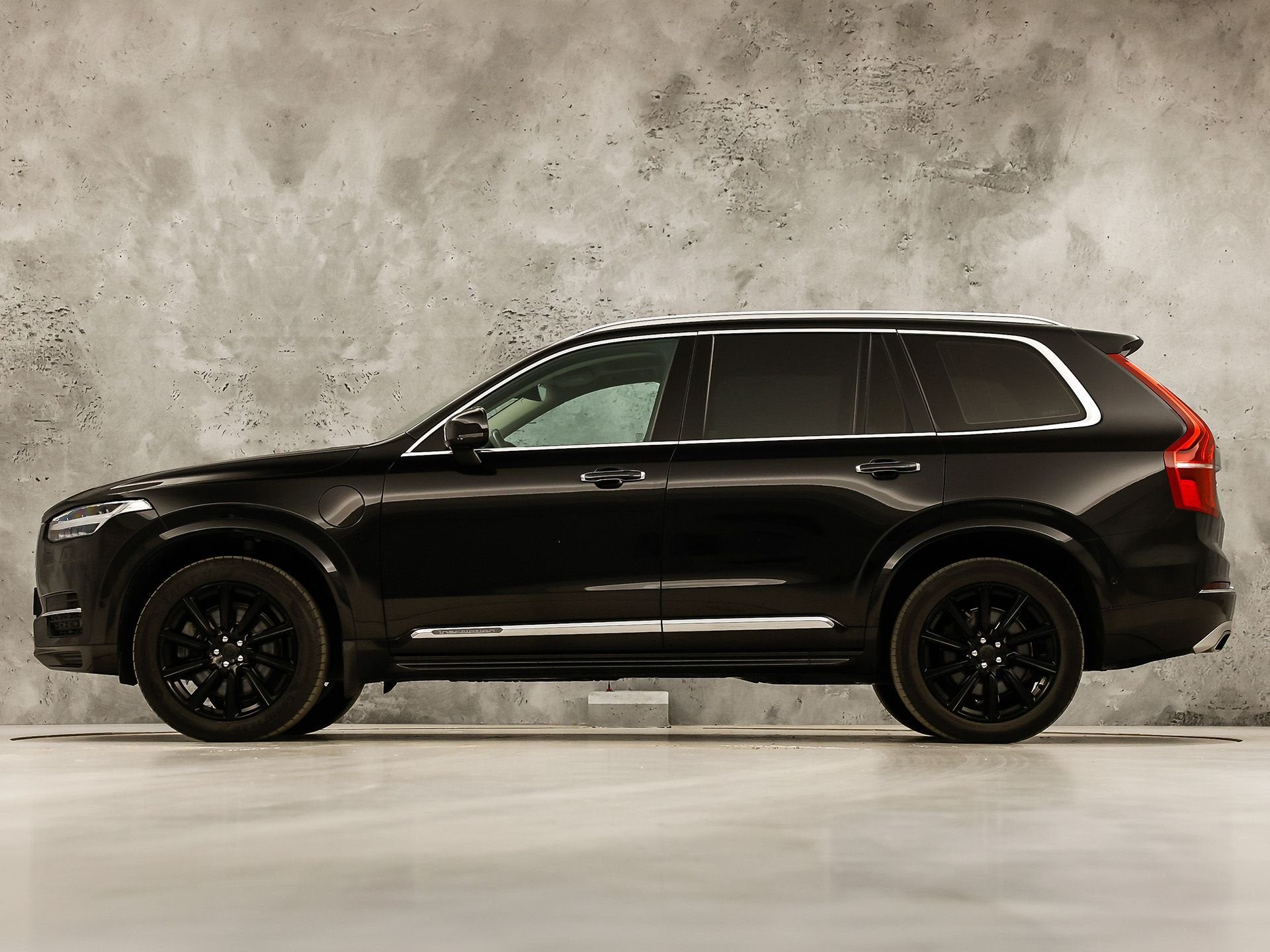 Volvo XC90 2.0 T8 Twin Engine AWD Inscription Automaat 407Pk, Auto's, Volvo, 12 maanden, Gebruikt, 7 stoelen, Zwart