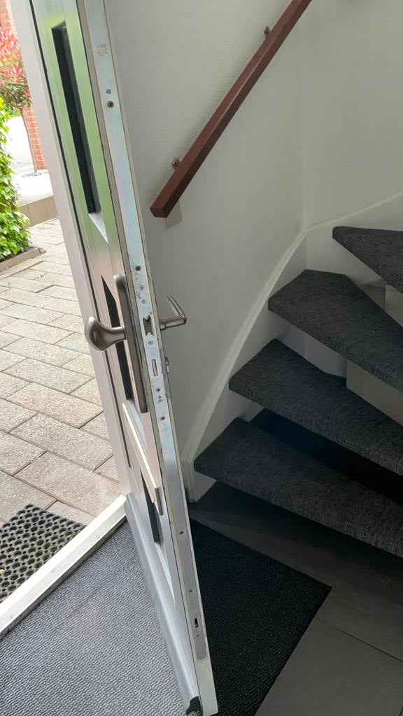 Voordeur, Doe-het-zelf en Verbouw, Deuren en Horren, Ophalen, Zo goed als nieuw, Hout, Buitendeur