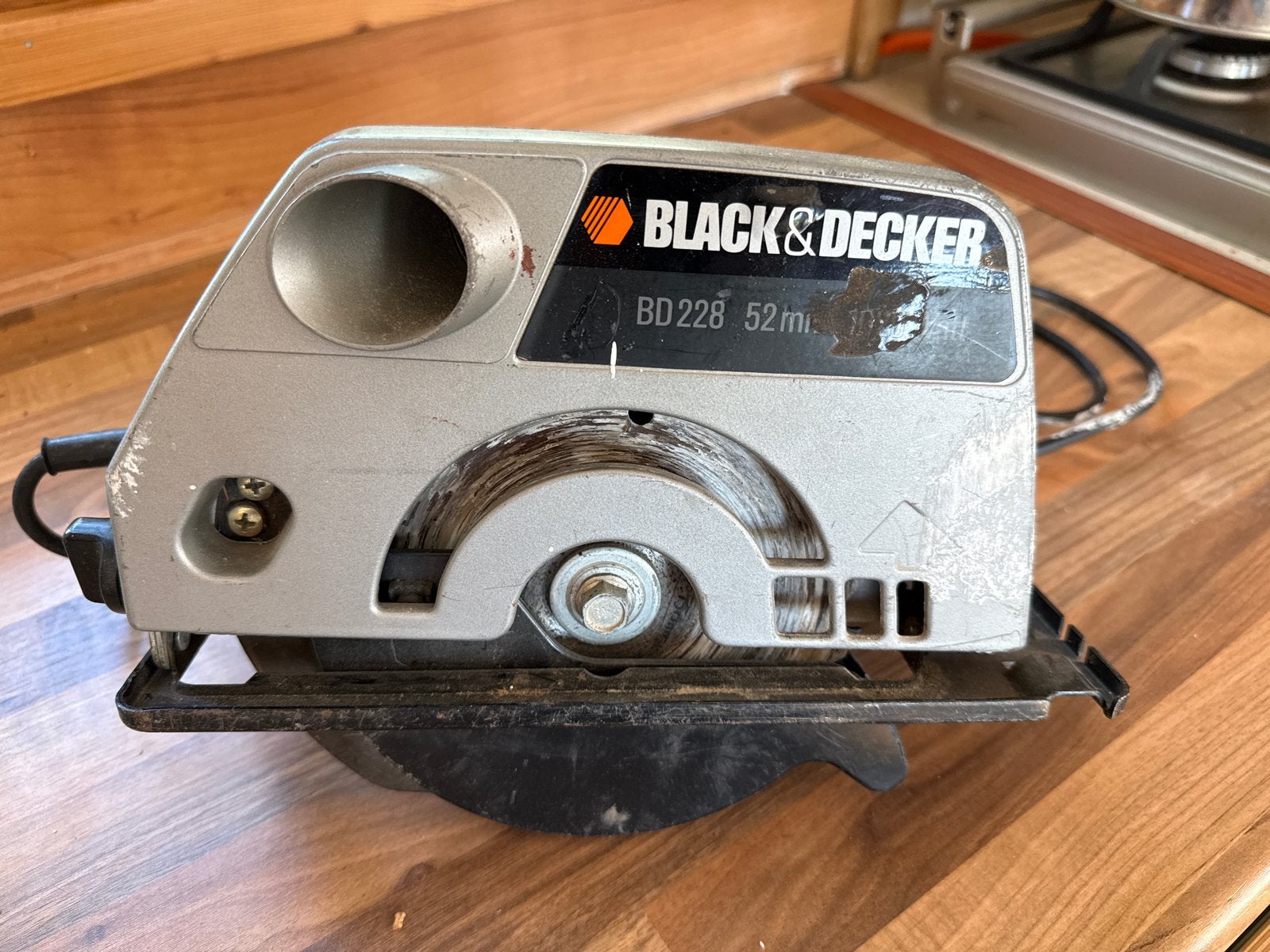 Black & Decker BD228 Cirkelzaag - Gebruikt, Doe-het-zelf en Verbouw, Gereedschap | Zaagmachines, Gebruikt, Cirkelzaag, 600 tot 1200 watt