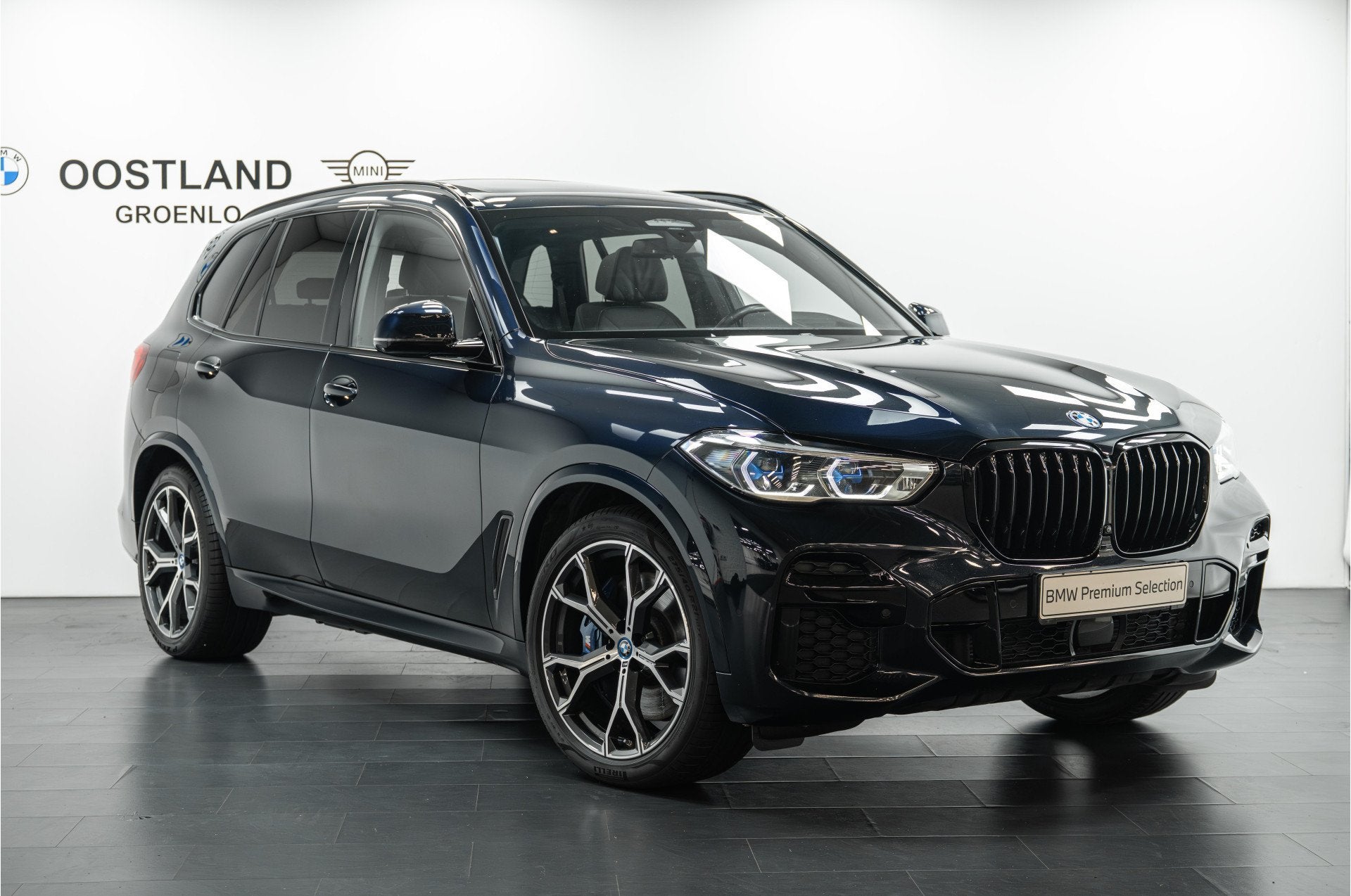 BMW X5 xDrive45e M Sport Automaat / Trekhaak / Panoramadak /, Auto's, Gebruikt, Met garantie (alle), Zwart, Vierwielaandrijving