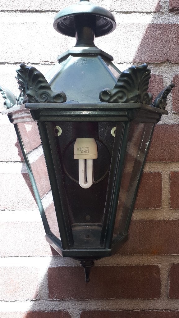 Te koop mooie muurlantaarn /buitenlamp, Wandlamp, Aluminium, Ophalen of Verzenden, 50 tot 250 watt