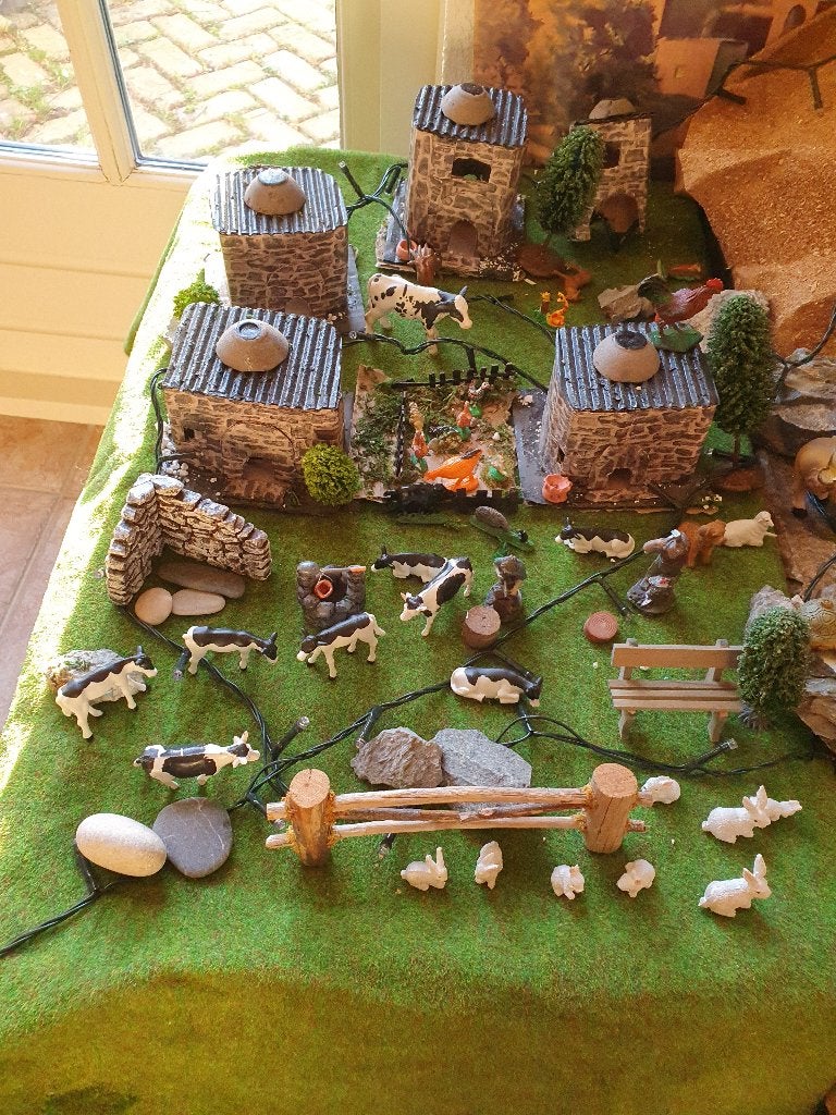 Complete grote kerststal / kerstlandschap met veel figuren, Diversen, Ophalen of Verzenden, Gebruikt