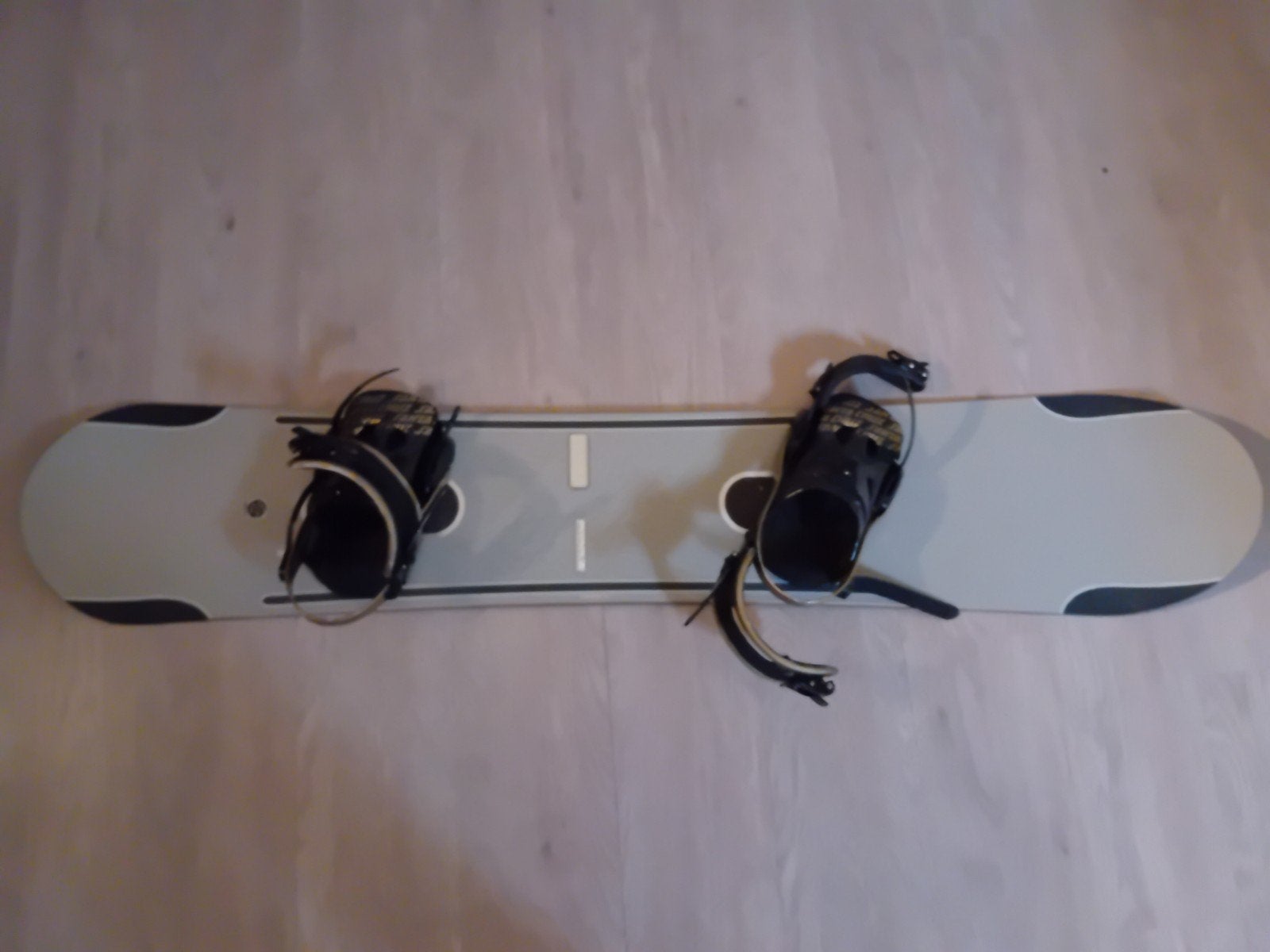 Santa Cruz Snowboard met Bindingen - Gebruikt, Sport en Fitness, Ophalen of Verzenden, Gebruikt, Board