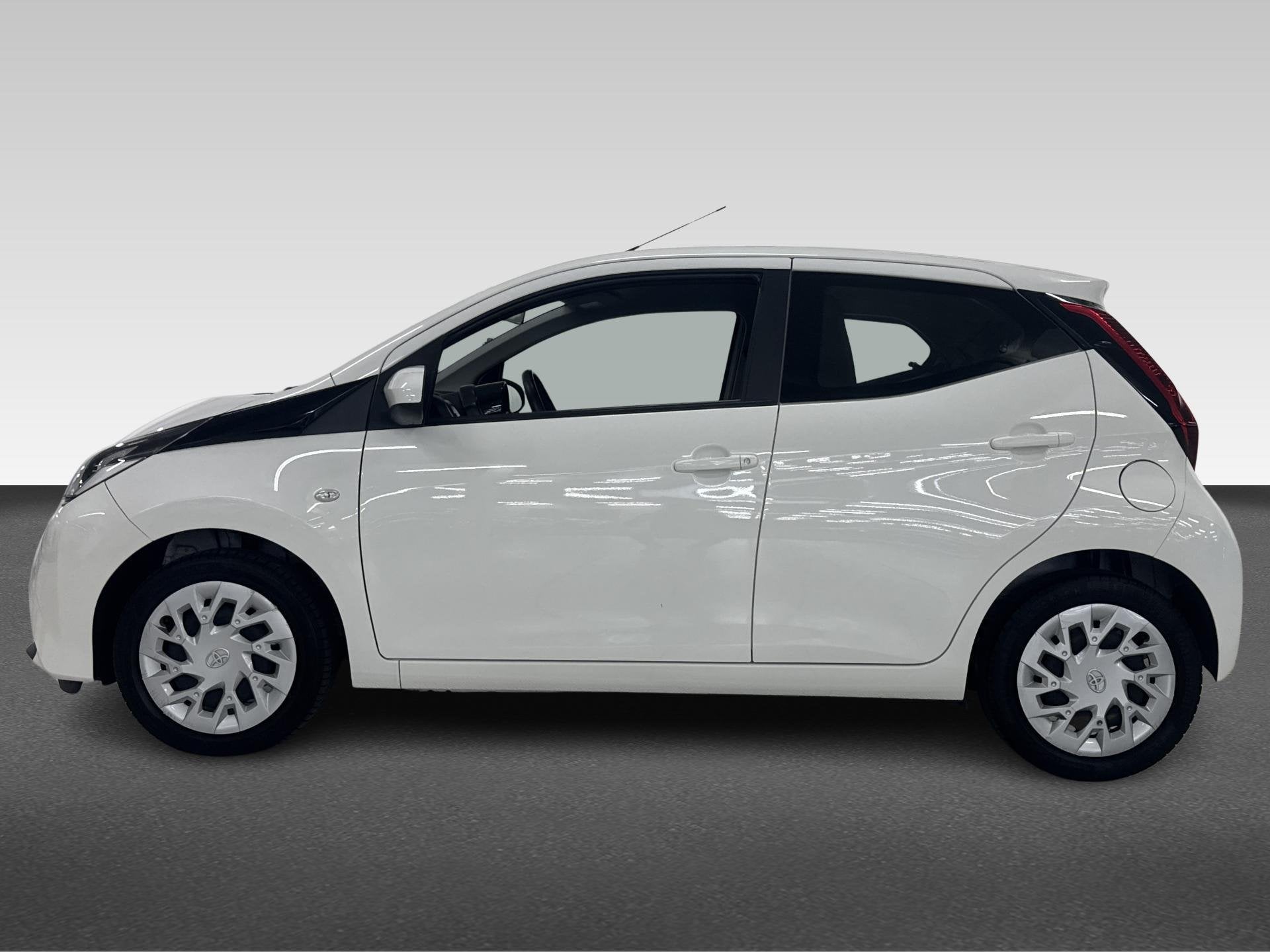 Toyota Aygo 1.0 VVT-i x-play, Auto's, Automaat, Gebruikt, 4 stoelen, Wit
