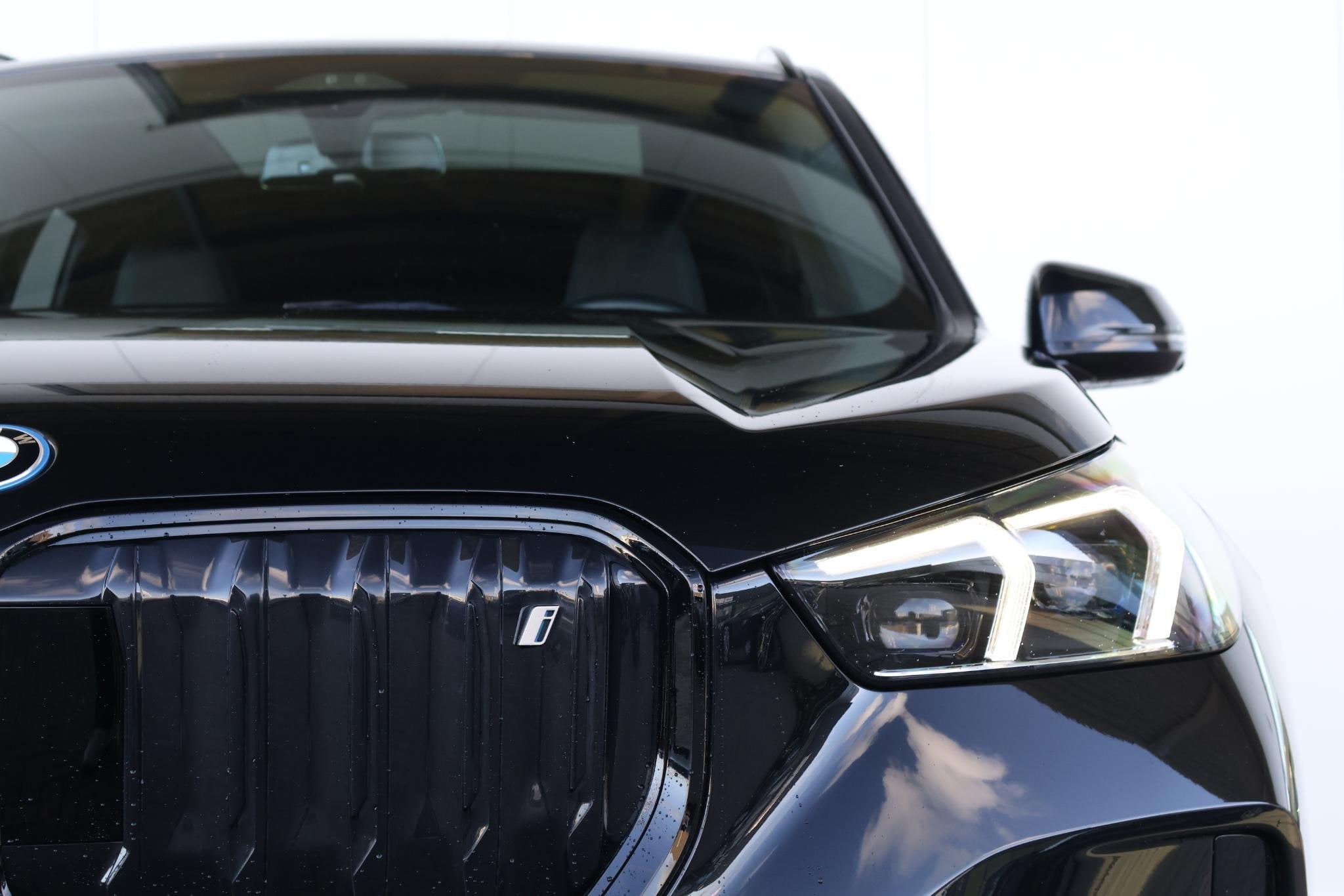 BMW iX1 xDrive30 Launch Edition 67 kWh | SoH 100% | M-Sport, Auto's, Automaat, Gebruikt, Met garantie (alle), 33 min