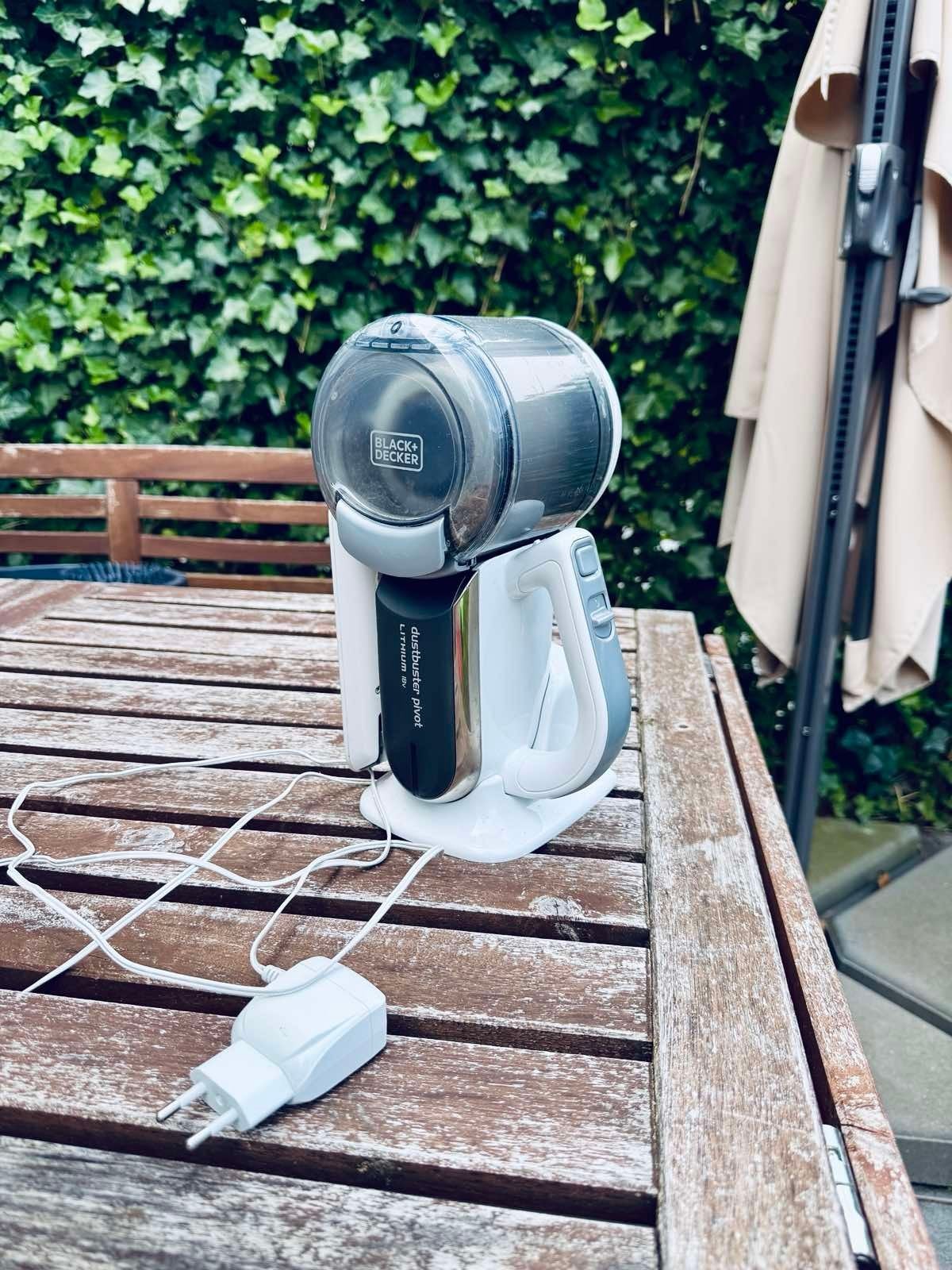 Black+decker handstofzuiger PV1820L in good condition, Ophalen, Zo goed als nieuw, Kruimeldief