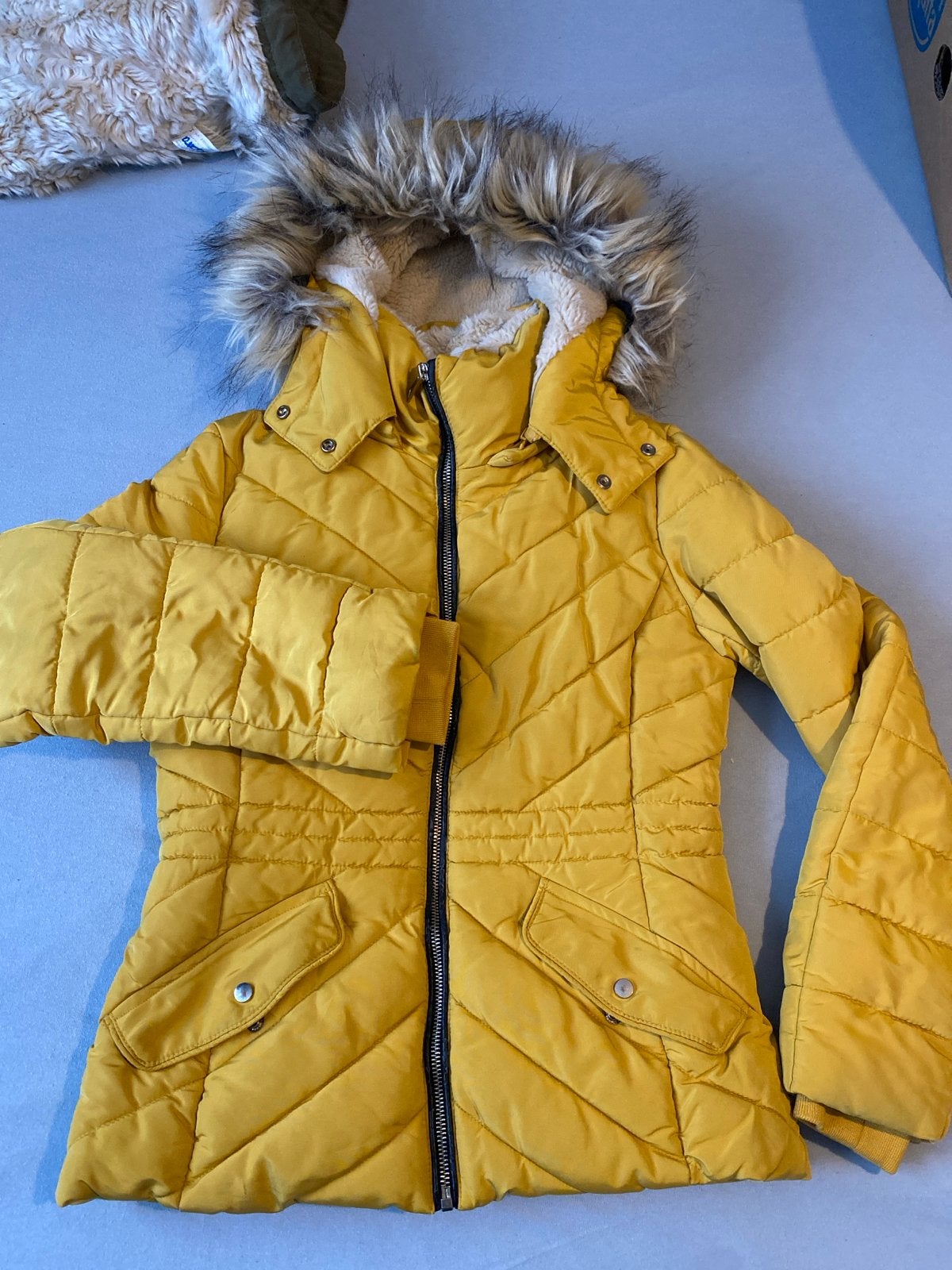 Pimkie warm gevoerd getailleerd jack met capuchon, Ophalen of Verzenden, Zo goed als nieuw, Maat 34 (XS) of kleiner, Geel