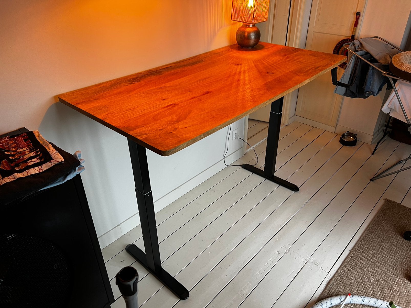 Verstelbaar bureau, als nieuw, Huis en Inrichting, Ophalen, In hoogte verstelbaar, Hout, 180 cm