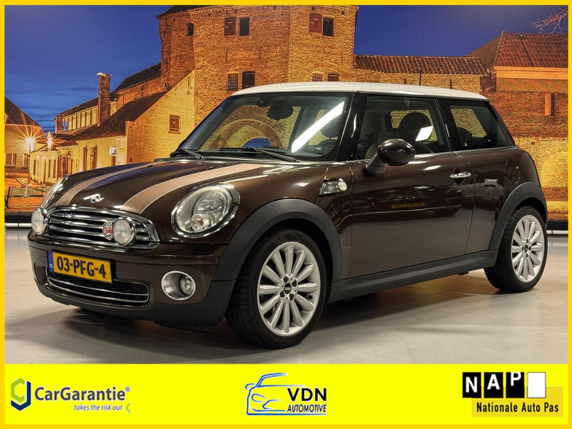 Mini Cooper 1.6 Mayfair Leer Cruise Control & Climate Contro, Auto's, Mini, Voorwielaandrijving, 4 cilinders, Bruin, 4 stoelen