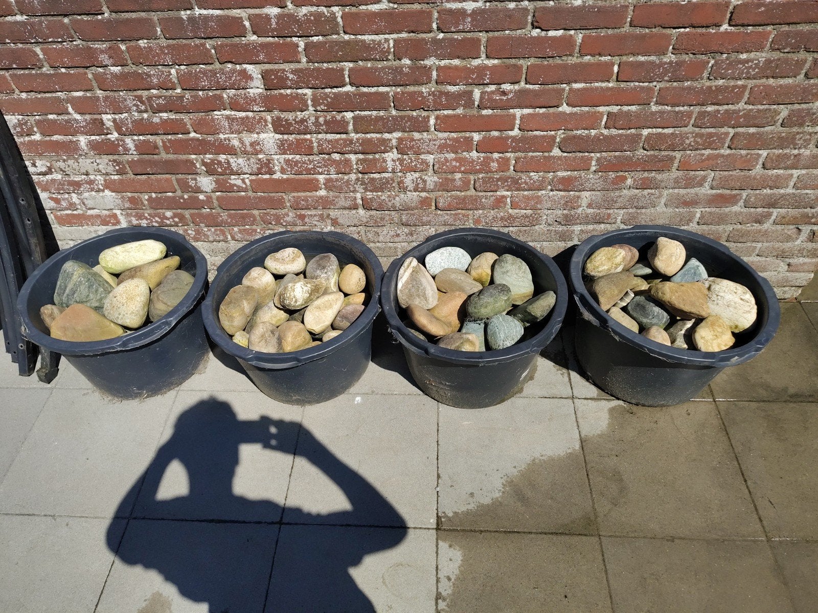 Gratis af te halen: Grote en middelgrote keien, Tuin en Terras, Grind, Keien en Split, Ophalen
