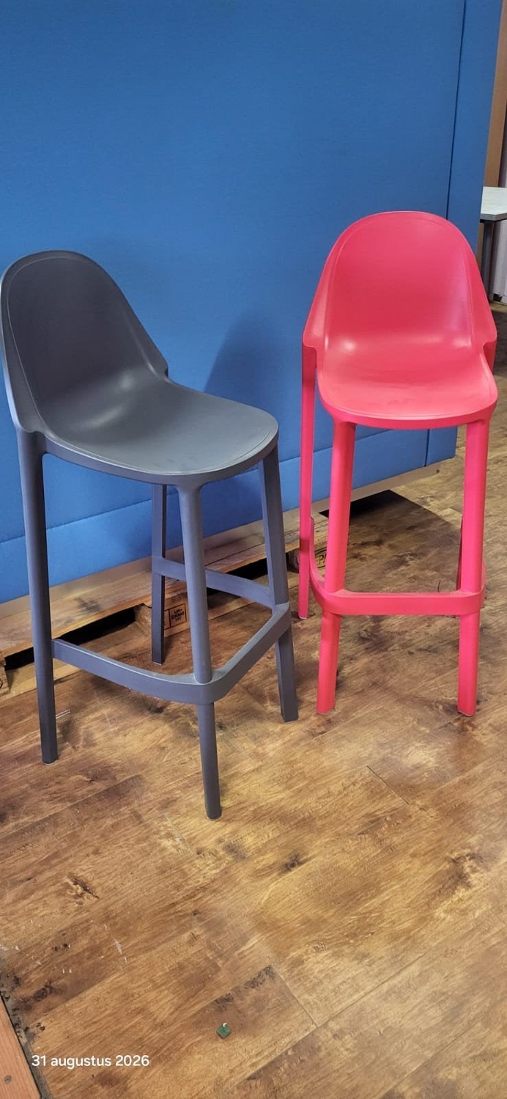 Pedrali Krukken - Stijlvol en Comfortabel, Huis en Inrichting, Ophalen, Kunststof, Met voetsteun, 60 tot 90 cm