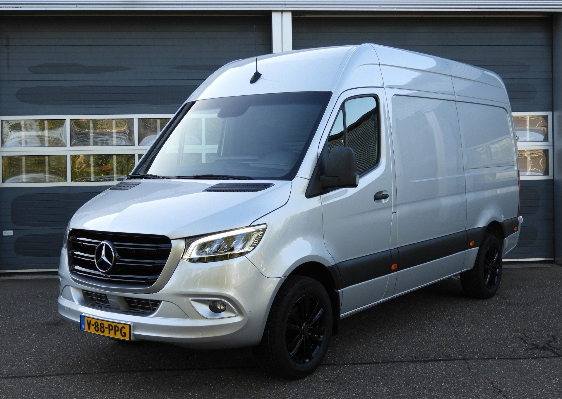 Mercedes-Benz Sprinter 317 1.9 CDI L2H2 RWD AUT | 3.5t TREKG, Automaat, Achterwielaandrijving, Gebruikt, Euro 6