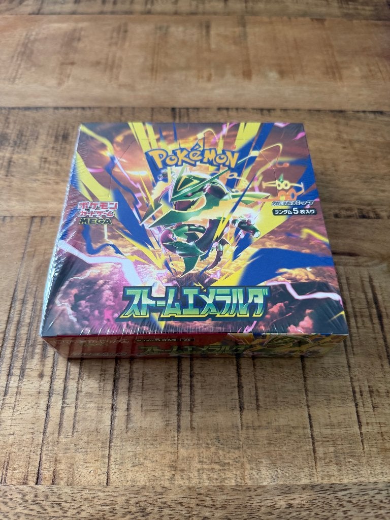 Pokémon Storm Emeralda Booster Box, Ophalen of Verzenden, Nieuw, Boosterbox