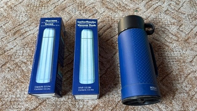 Thermoskan 1 liter en 2 rvs thermosflessen 0,50 liter. 1 The, Ophalen of Verzenden, Gebruikt