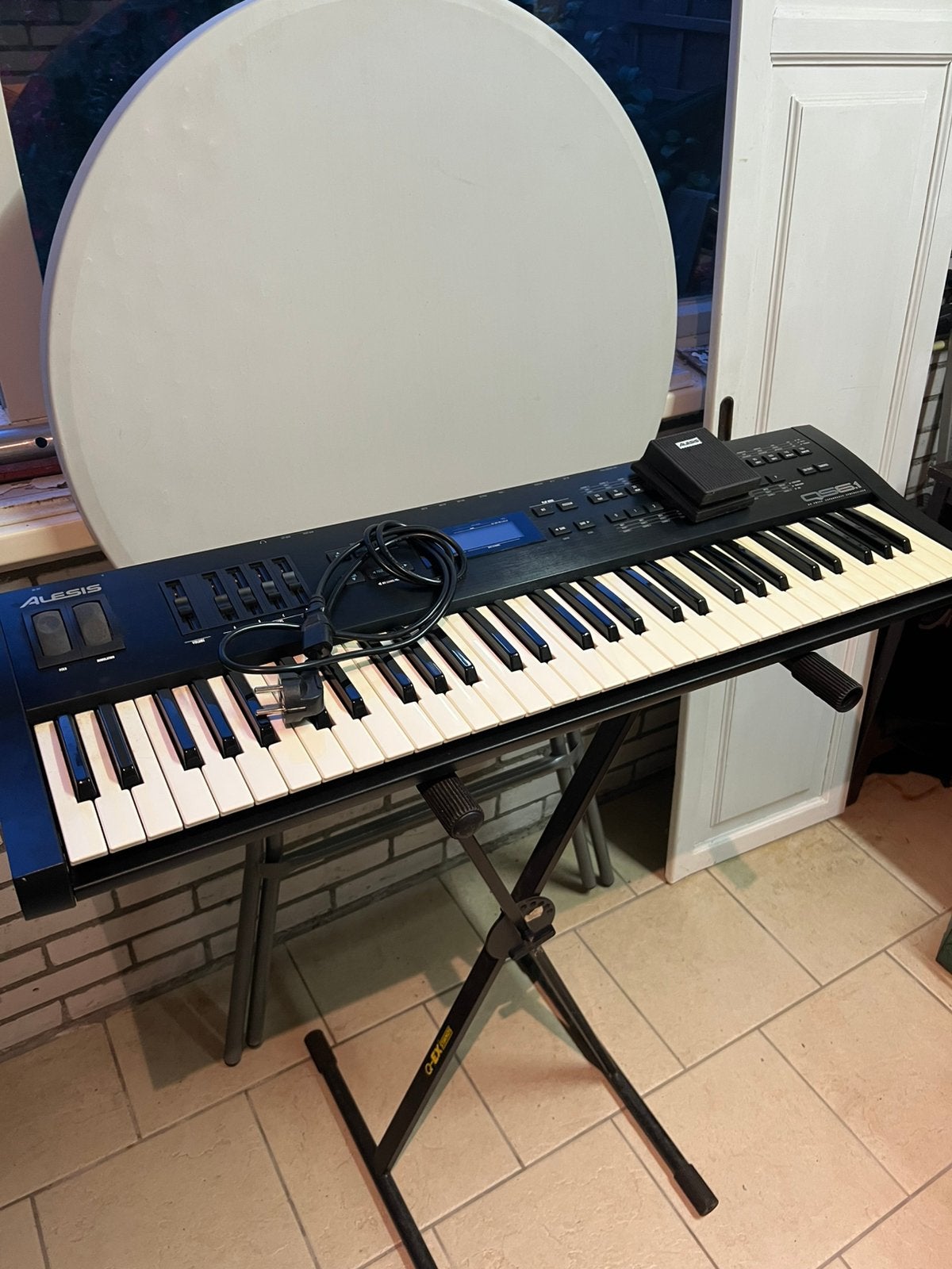 Alesis QS6.1 synthesizer, Overige merken, 61 toetsen, Verzenden, Zo goed als nieuw