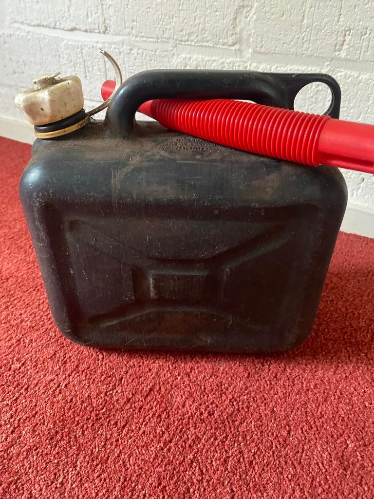 Jerrycan met schenktuit - 5 liter, Auto-onderdelen, Brandstofsystemen, Universele onderdelen, Gebruikt, Ophalen