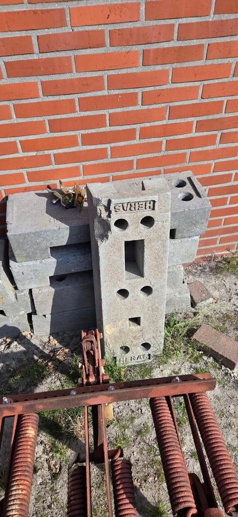 6 Heras kunstof blokken - Zware funderingsblokken, Ophalen, Kalkzandstenen