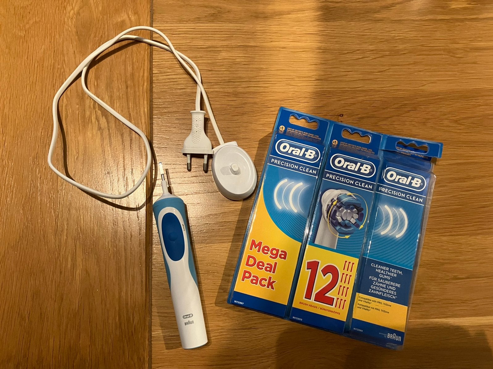 Oral-B elektrische tandenborstel, Ophalen of Verzenden, Gebruikt, Tandenborstel