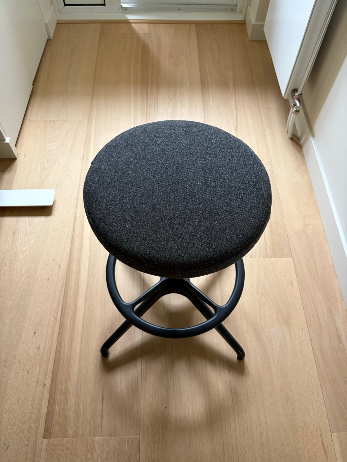 IKEA bureaustoel / kruk - ergonomisch en verstelbaar, Huis en Inrichting, Bureaustoelen, Zo goed als nieuw, Bureaukruk, Zwart
