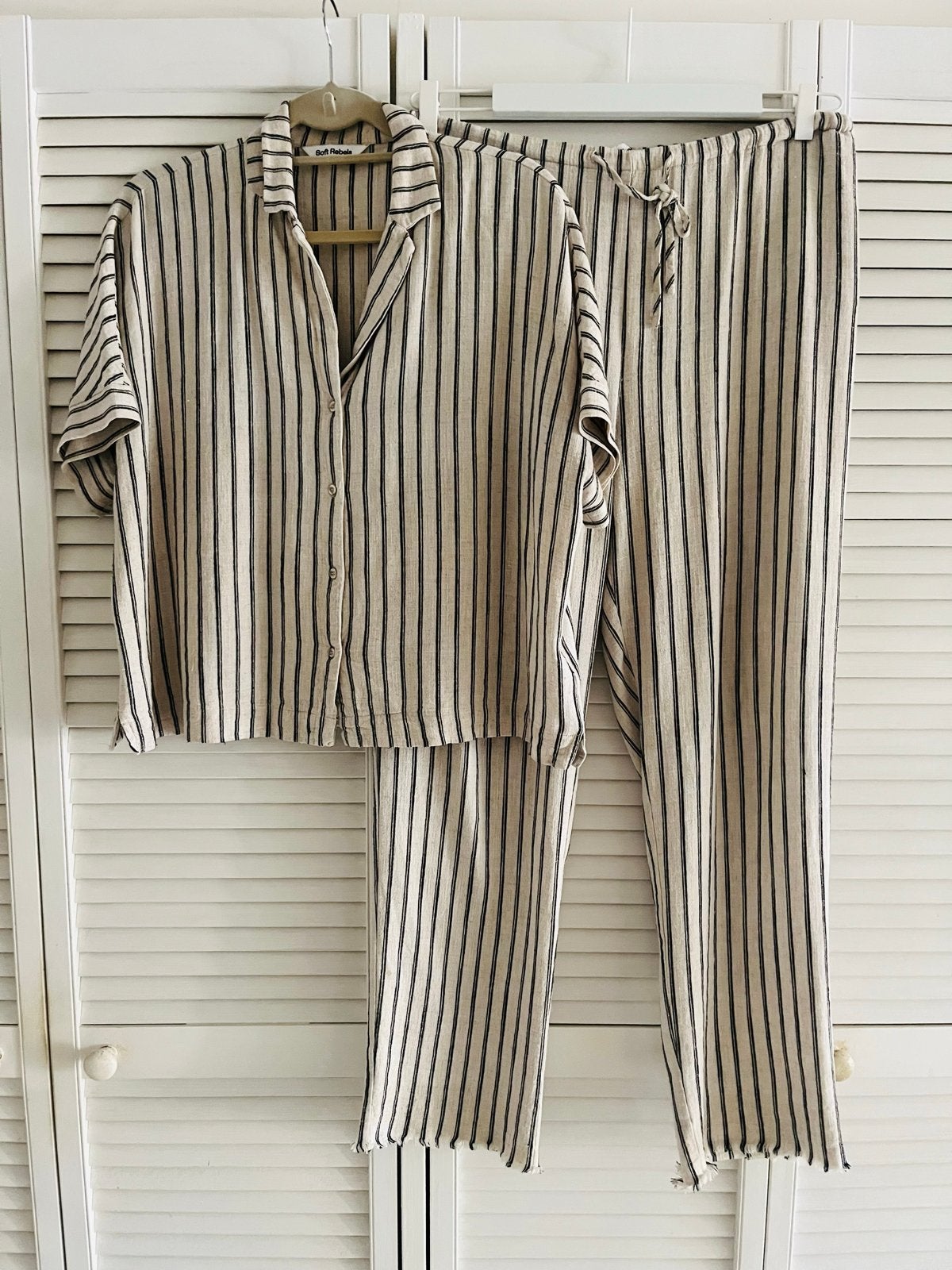 Soft Rebels Ecru Linnen Look Broekpak met Streepjes Maat L, Beige, Maat 42/44 (L), Ophalen of Verzenden, Zo goed als nieuw
