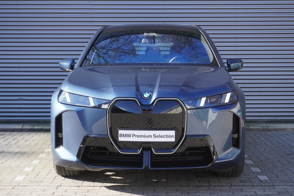 BMW iX xDrive60 M Sportpakket Pro | Comfort Pack | Glazen pa, Auto's, BMW, Automaat, Cruise Control, Stof, Gebruikt