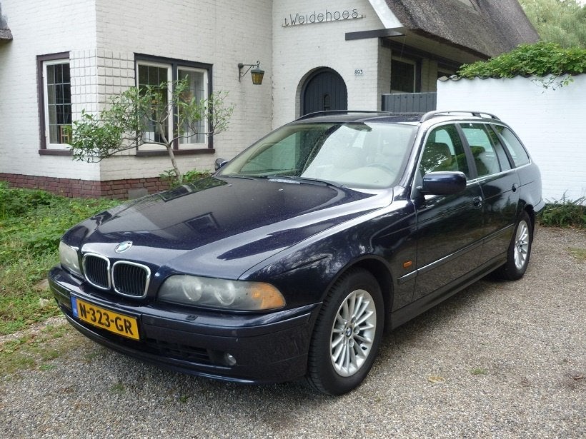 BMW E39 530I Touring Aut. 2001 Blauw Roestvrij! Nieuwe apk, Auto's, Automaat, Achterwielaandrijving, Beige, 2000 kg