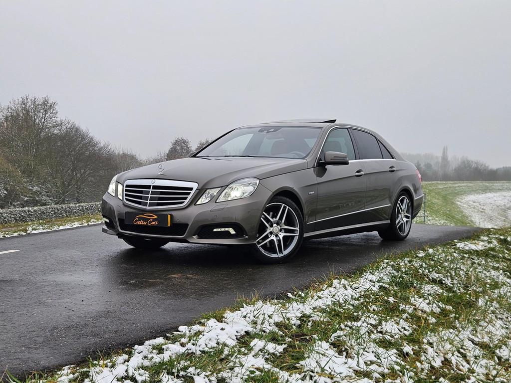 Mercedes-Benz E-klasse 300 CDI Avantgarde | Dealer Onderhoud, Auto's, Mercedes-Benz, Automaat, Euro 5, Gebruikt, 197 €/maand