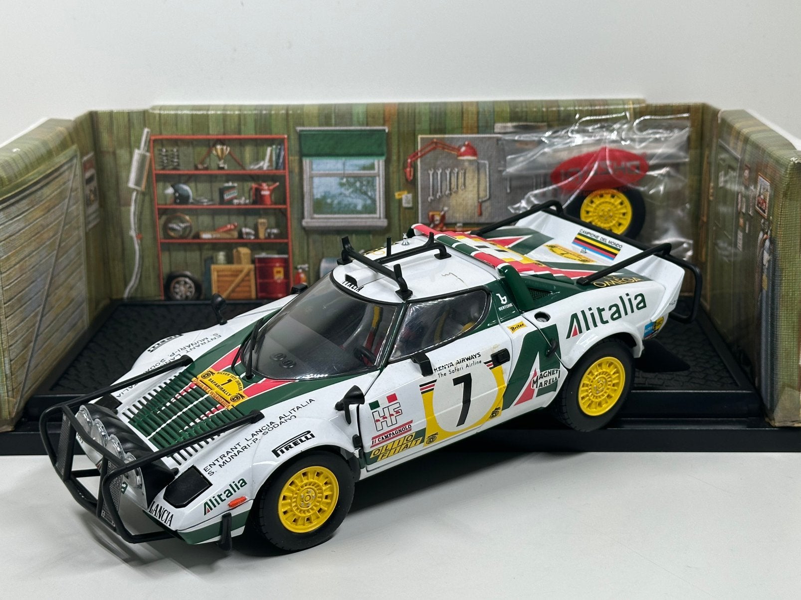 KYOSHO 1:18 LANCIA STRATOS HF ALITALIA #7 SAFARI RALLY 1977, Ophalen of Verzenden, Zo goed als nieuw, Auto, Kyosho
