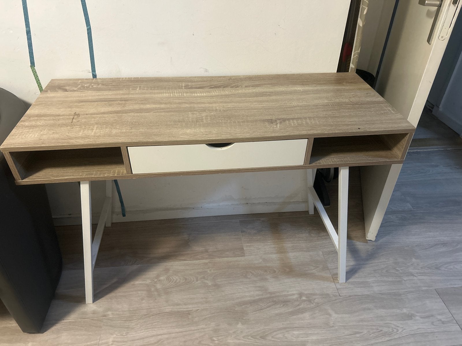 Modern bureau met lade en opbergruimte, Huis en Inrichting, Bureaus, Ophalen, Gebruikt, Met lades, Spaanplaat of MDF