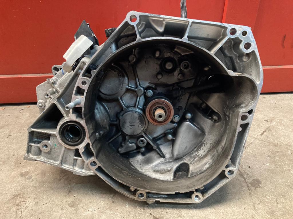 Versnellingsbak Renault Captur 1.0 67kW VB-code JT4002, Ophalen, Gebruikt, Renault