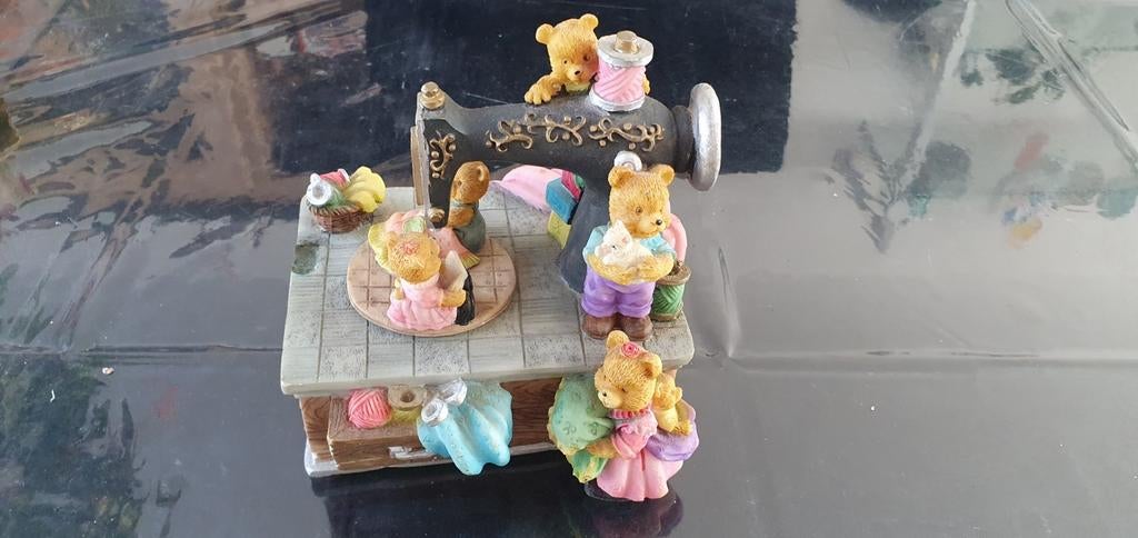 Muziekdoos Beertjes op Naaimachine - Nostalgisch Decor, Ophalen
