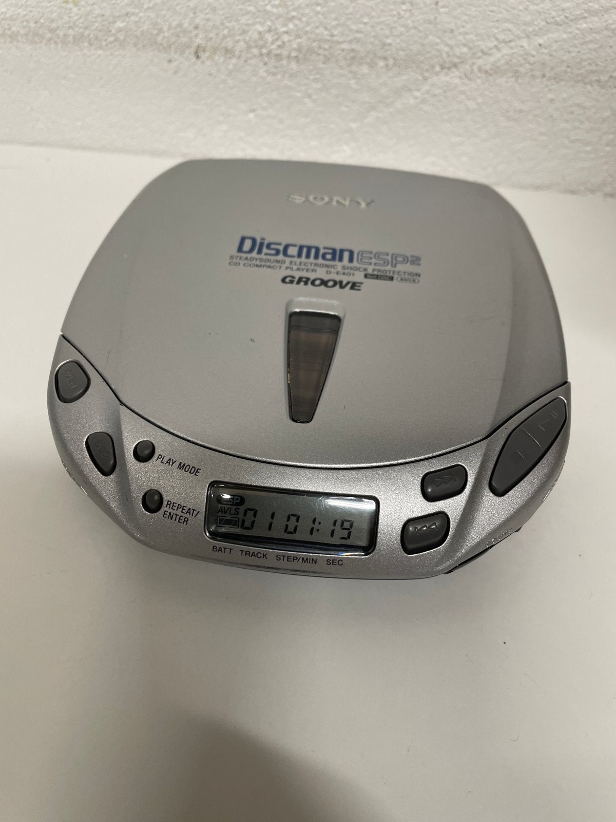 Sony Discman ESP2 D-E401 - Werkt, slaat soms over, Audio, Tv en Foto, Ophalen of Verzenden, Discman
