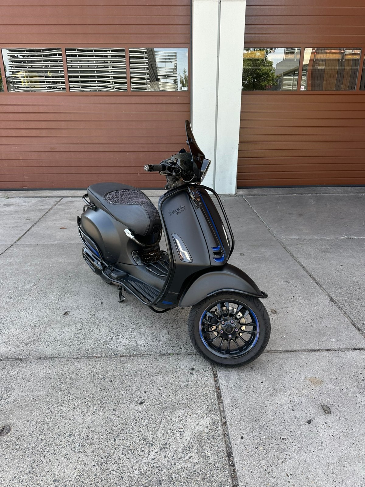 Vespa Sprint E5 full option |FORGEDCARBON|, Fietsen en Brommers, Ophalen, Overige modellen, Maximaal 45 km/u, Zo goed als nieuw