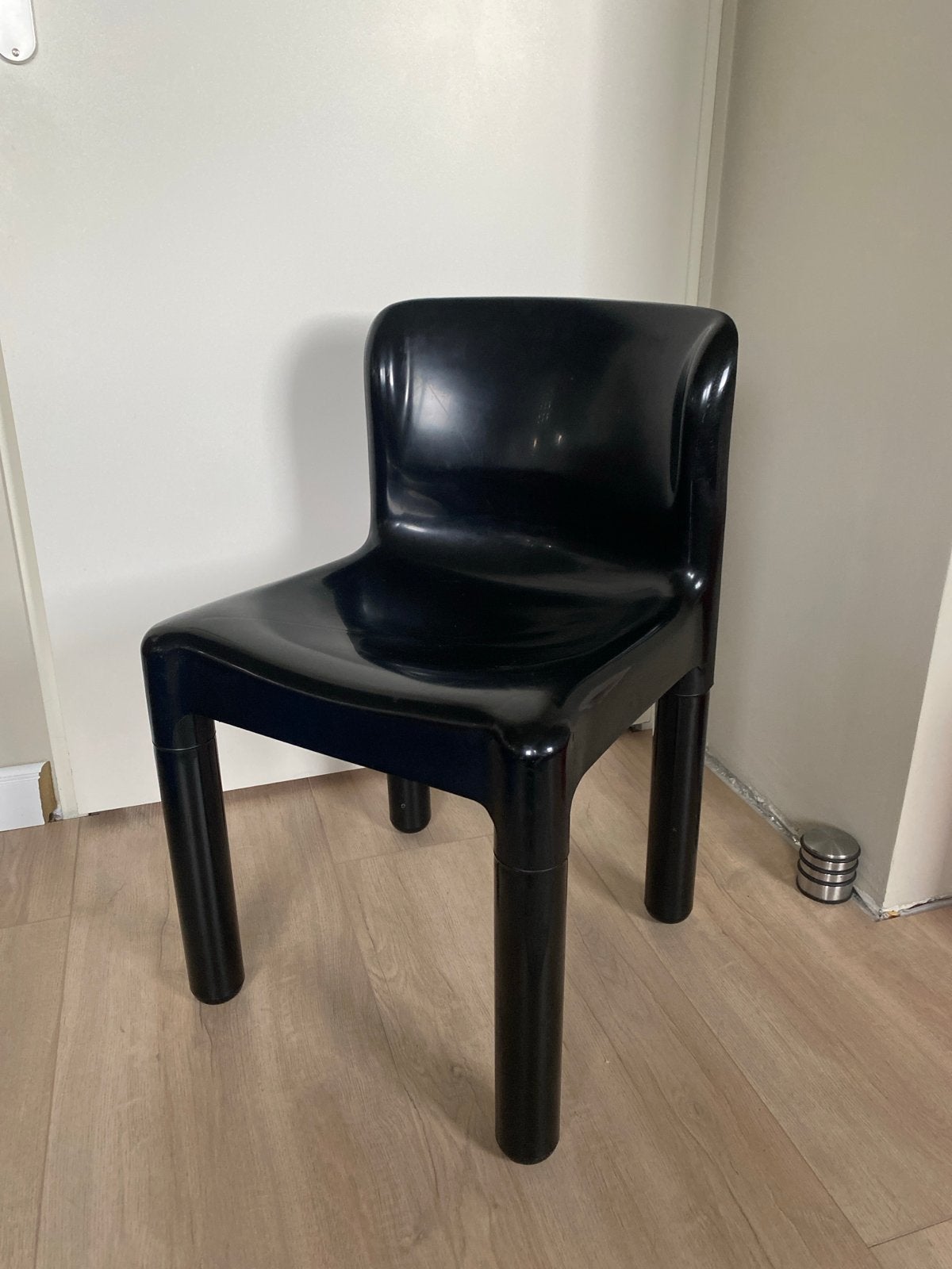 Kartell stoel van Carlo Bartoli - Italiaans space age design, Huis en Inrichting, Stoelen, Ophalen, Kunststof, Zwart, Zo goed als nieuw