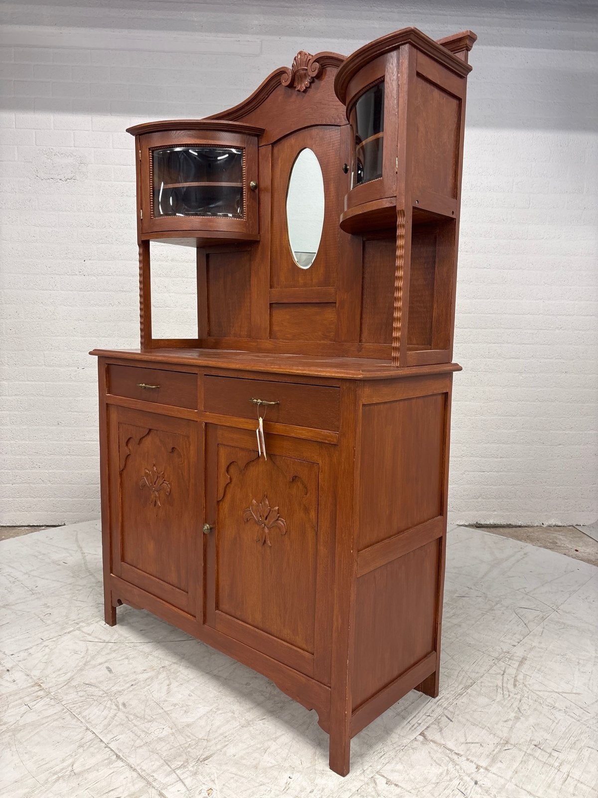 Art Nouveau Eiken Buffetkastje met Ovale Spiegel en Vitrines, Ophalen