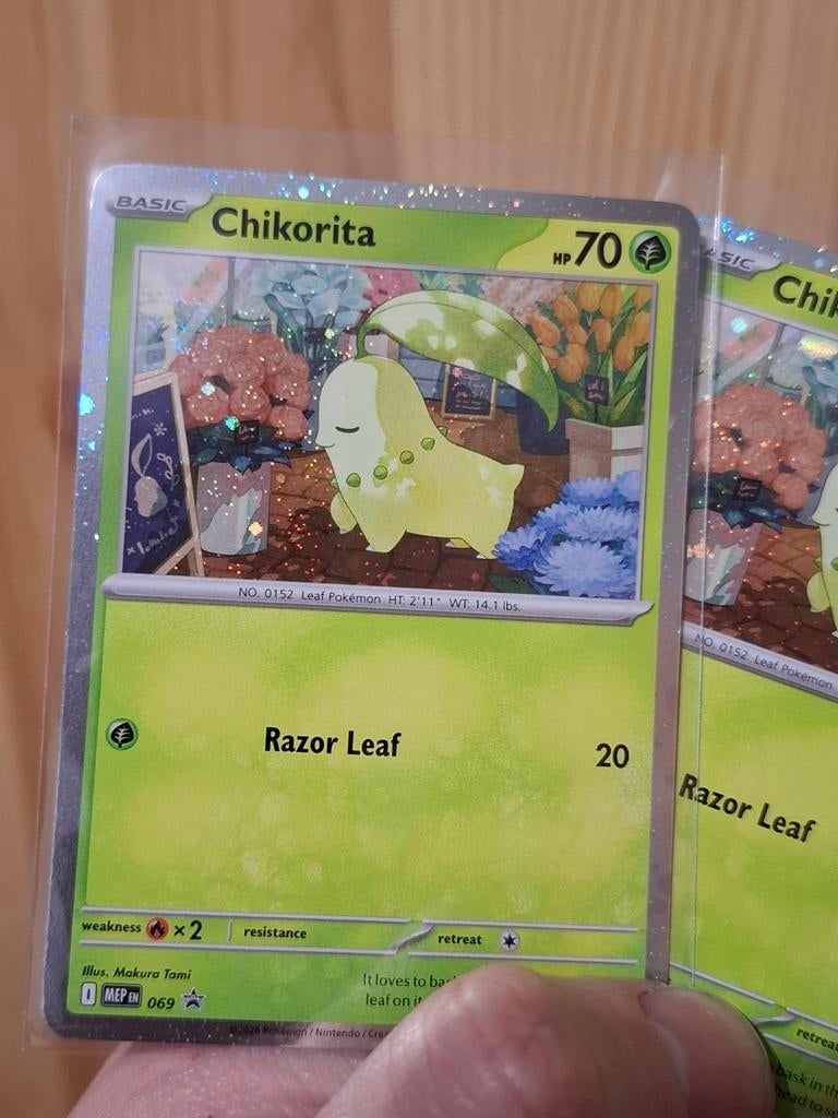 Chikorita Cosmo holo promo pokemon kaart!, Ophalen of Verzenden, Zo goed als nieuw