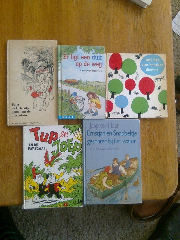 Er ligt een duif op de weg en andere kinderboekjes 0,75 p.st, Ophalen of Verzenden, Gelezen, Fictie algemeen