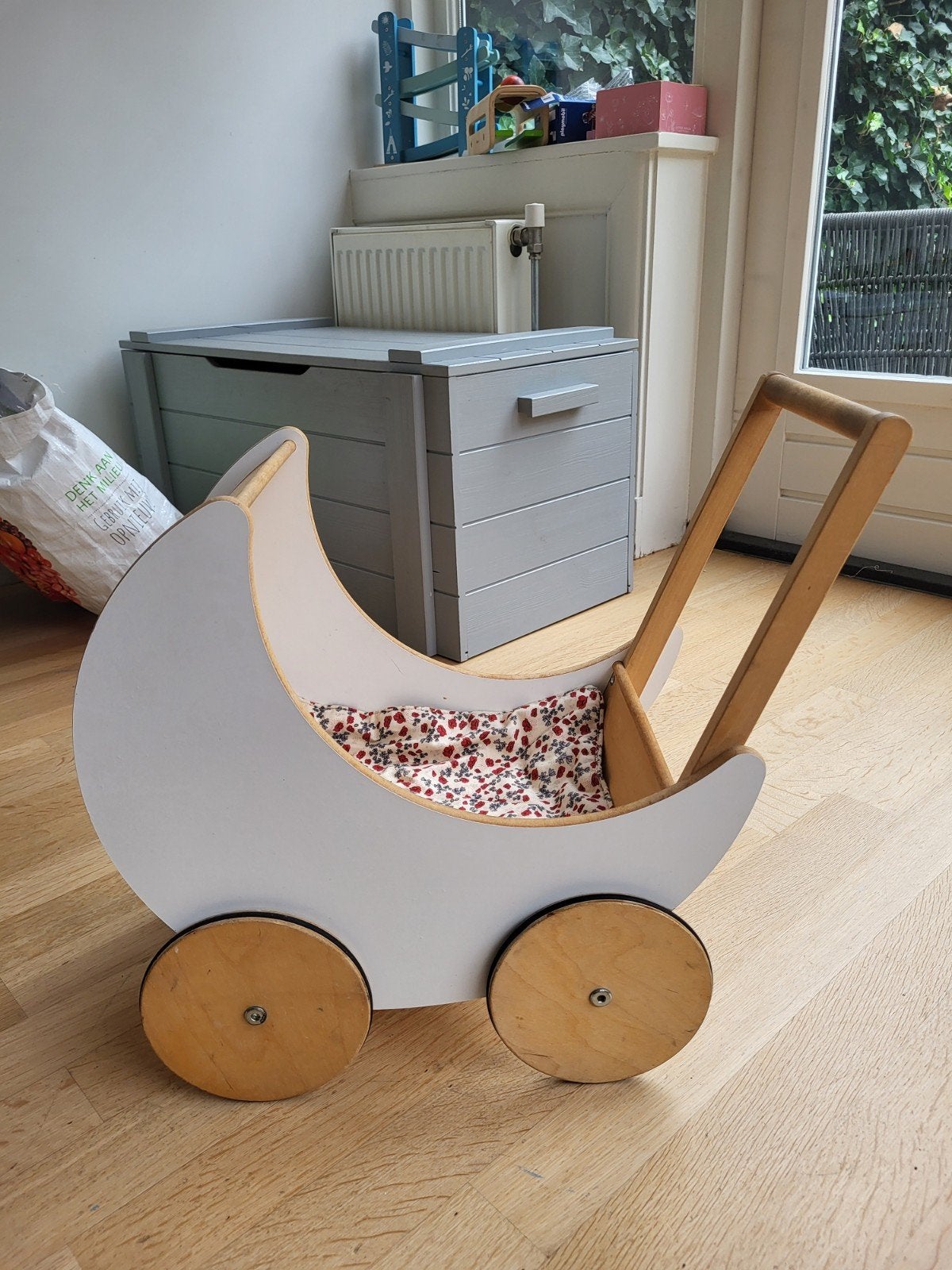 Ooh Noo Poppenwagen Hout - Wit/Naturel met Bloemenprint, Kinderen en Baby's, Ophalen, Zo goed als nieuw, Overige typen