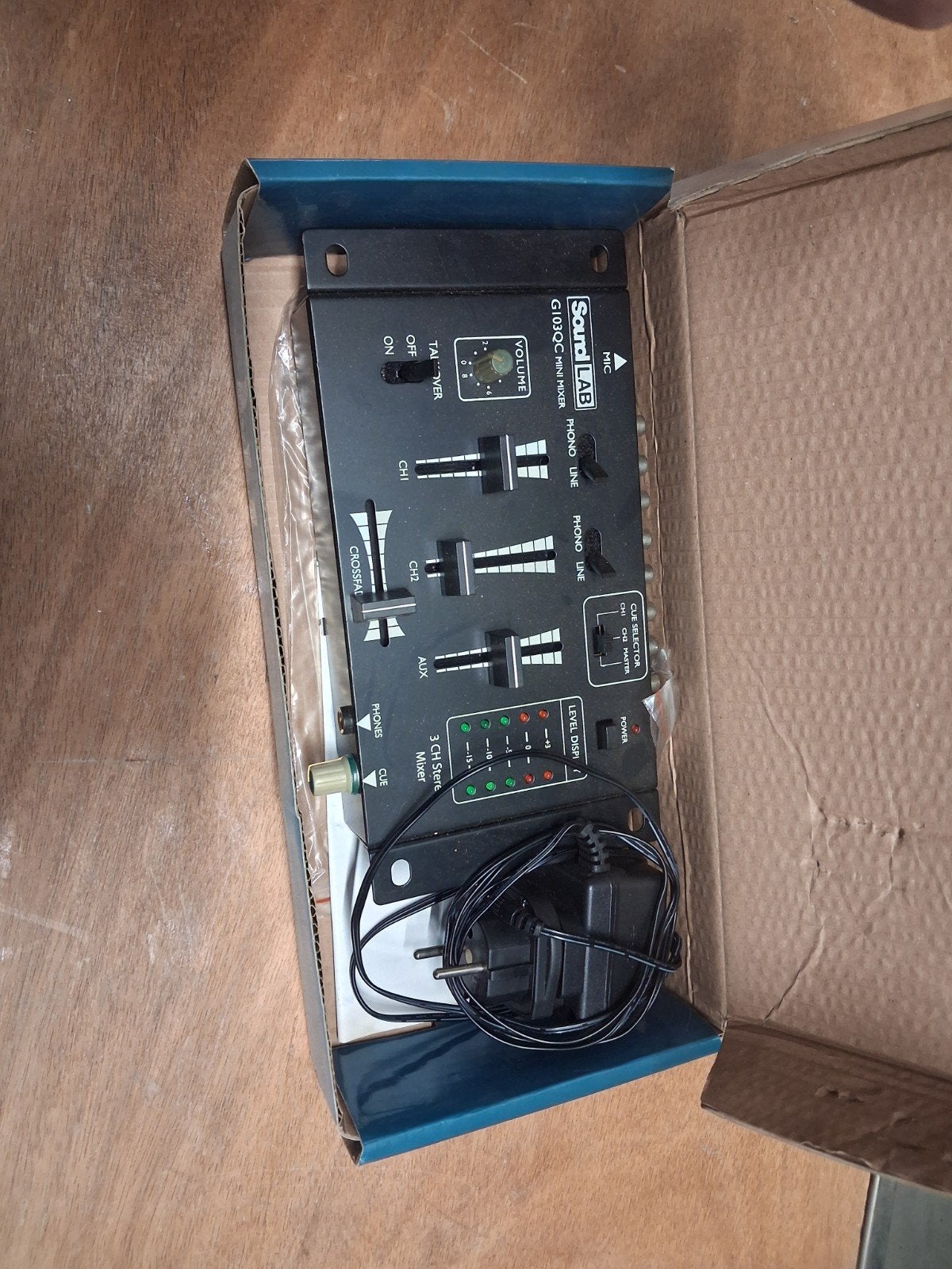 Soundlab G103QC 4-kanaals Mini Mixer met Crossfader, Ophalen of Verzenden, Gebruikt, Minder dan 5 kanalen, Microfooningang