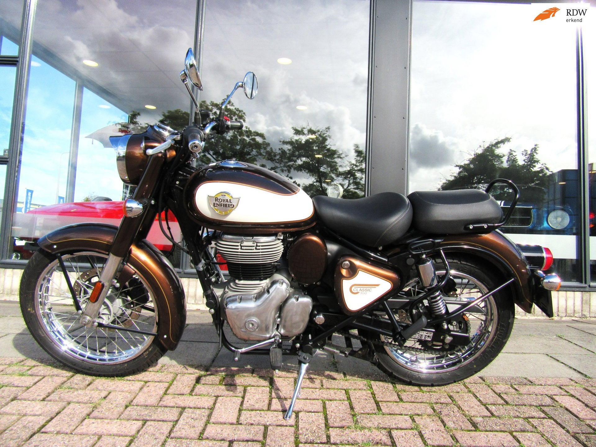 Royal Enfield Tour Classic 350 8/2025 1EIG GLOEDNIEUW RETRO, Motoren, Toermotor, Handgeschakeld, 12 t/m 35 kW, Gebruikt